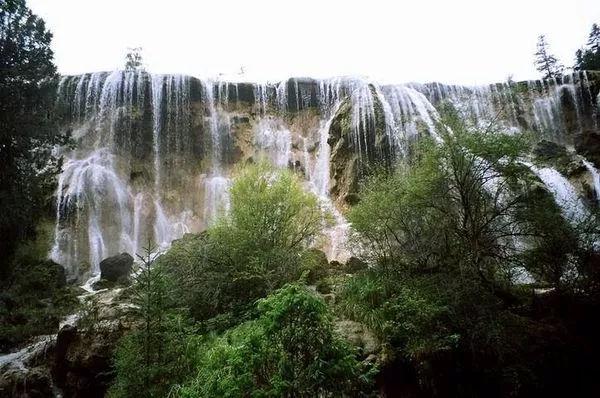 小球进黑洞